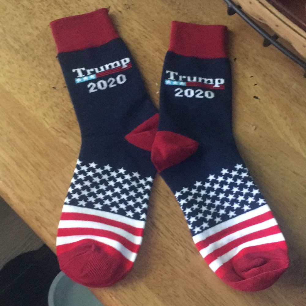 Trump 2020 socks nip